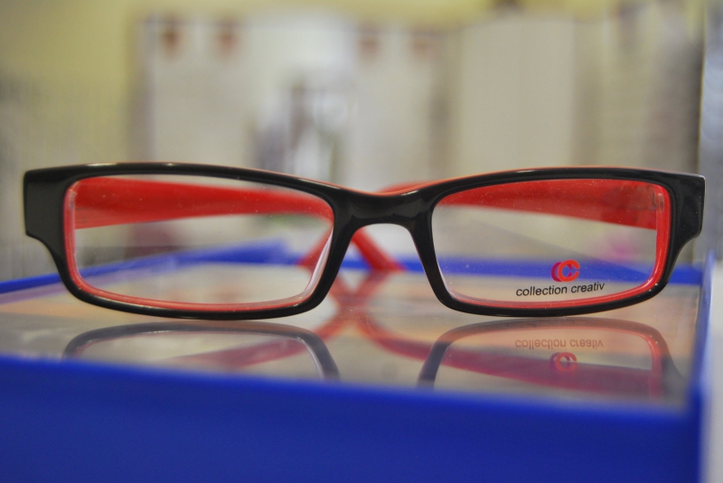 opticien-BOUYON-min_view-sight-lens-frame-optics-spectacles-1141012-pxhere.com